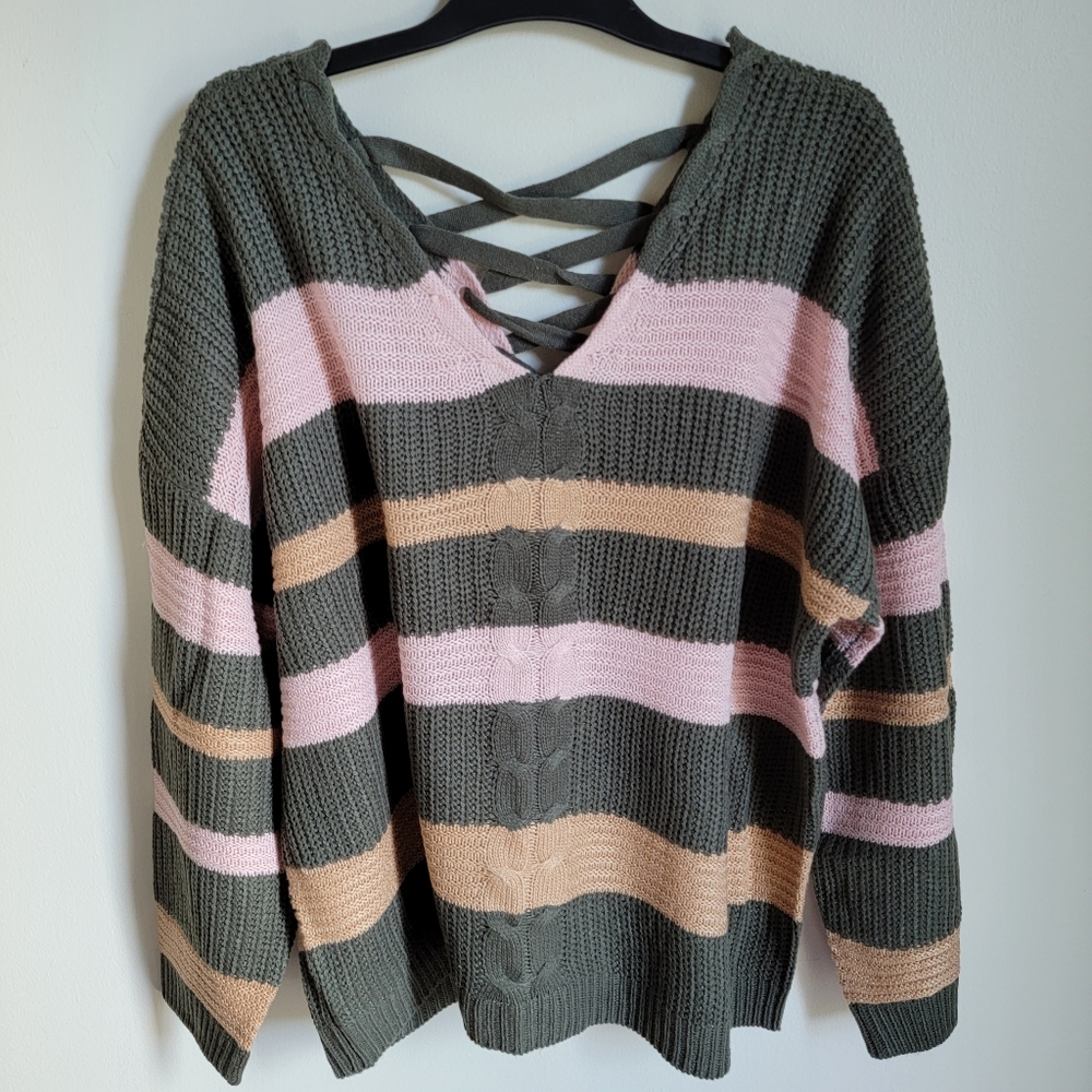 Sweater Size 3X By Full Circle Trends.  Grey and pink are the main colors.